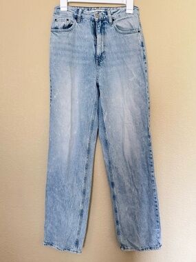 PacSun Light Wash Women’s Straight-Leg Jeans - Classic Denim